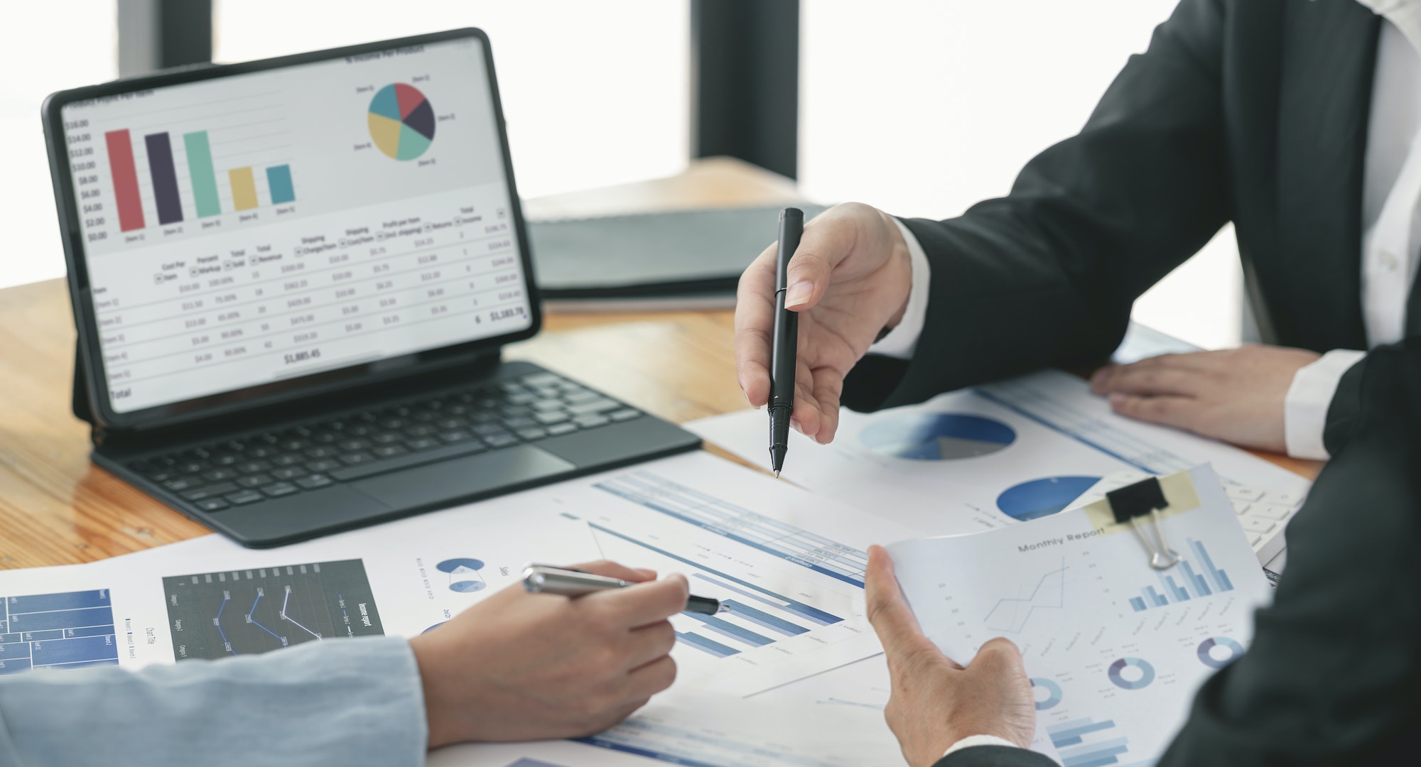 Business Prople Consulting meeting and brainstorming new business project finance investment.